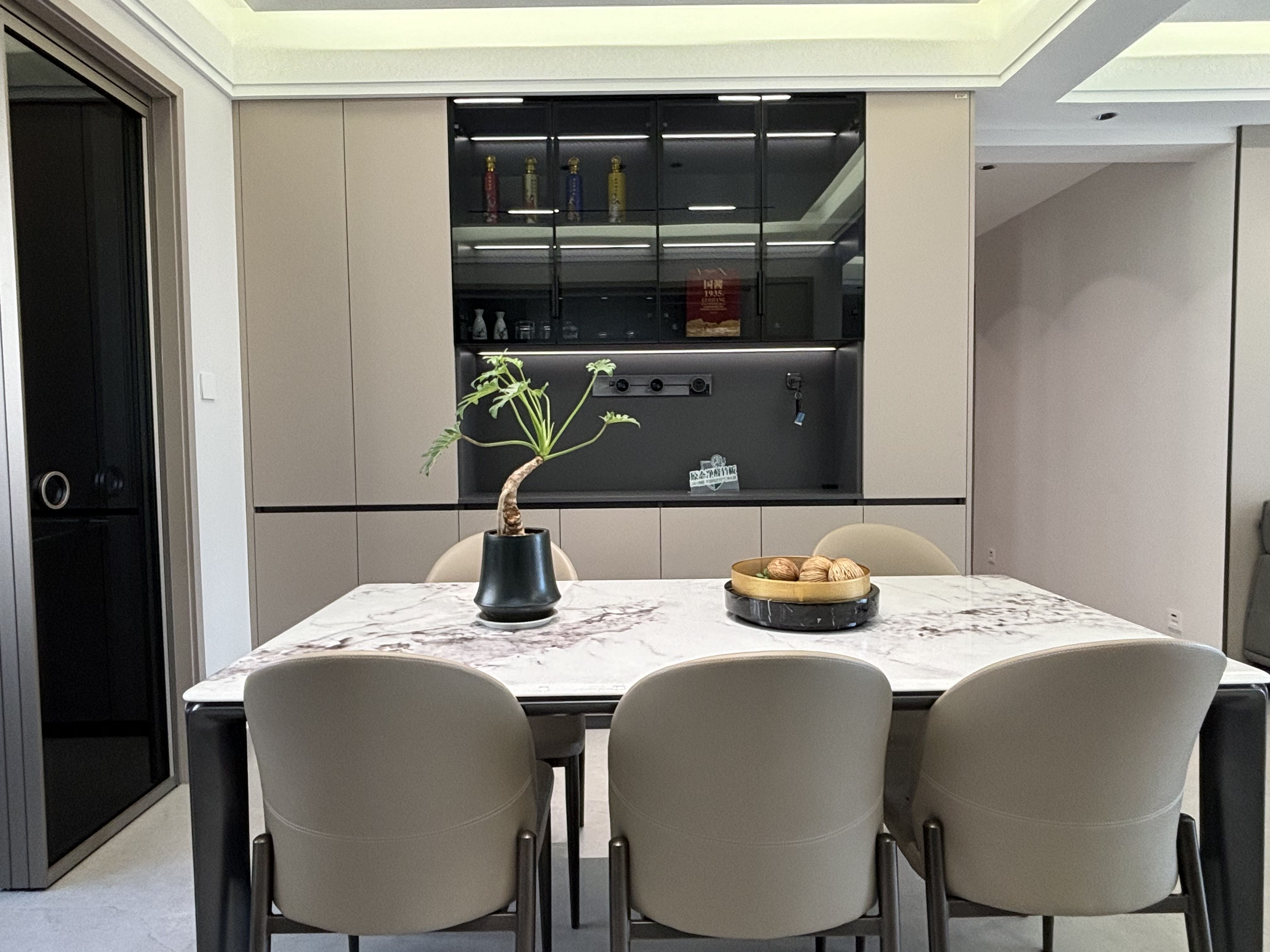 120平贝壳粉和中木灰演绎简约风格，温馨治愈系