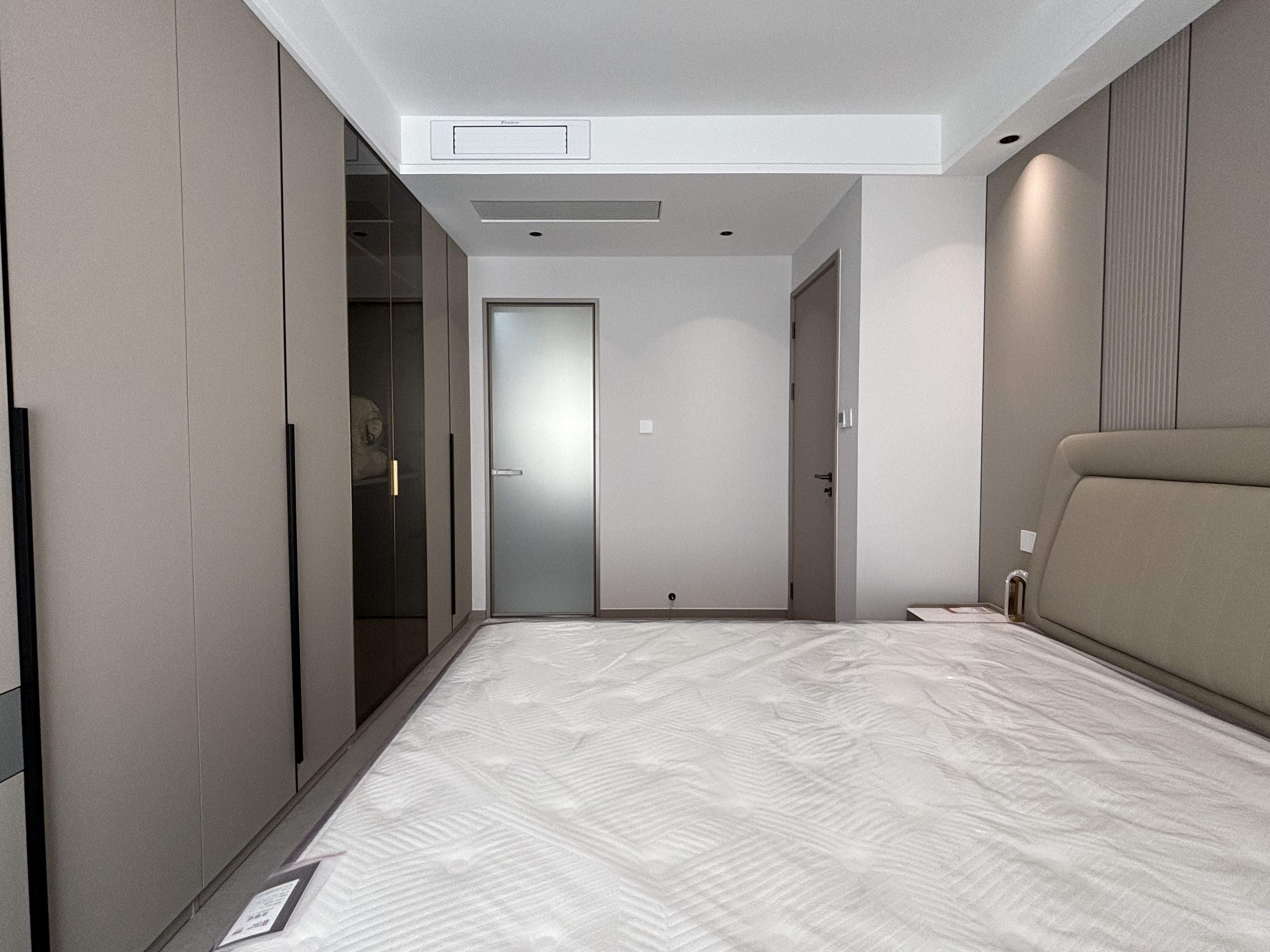 120平贝壳粉和中木灰演绎简约风格，温馨治愈系