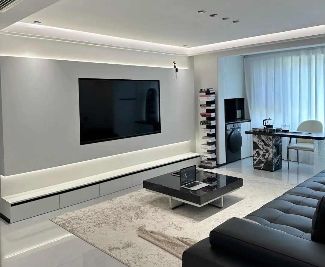 《极简黑白灰：以光影为笔，在纯粹里写满高级感日常》