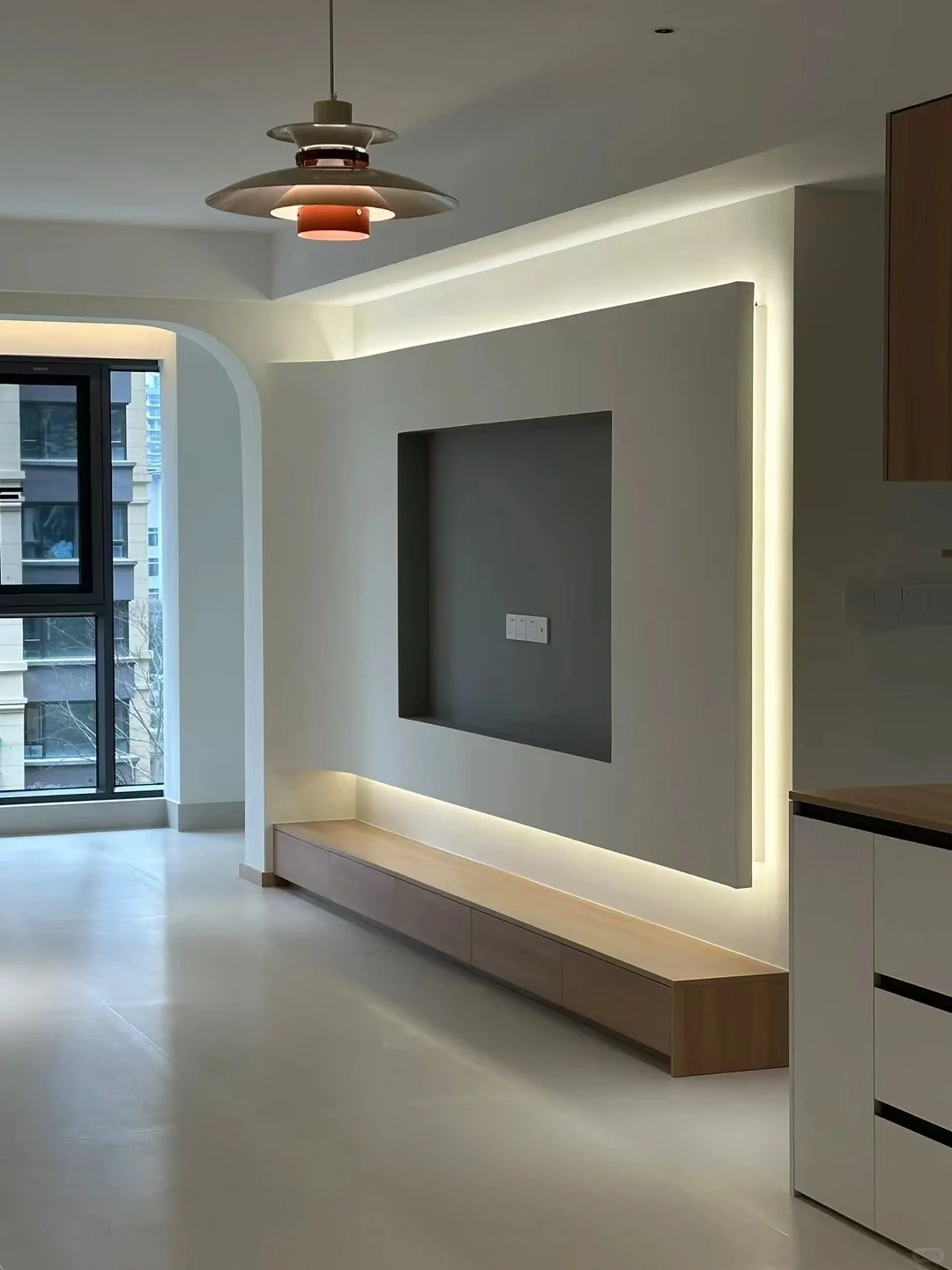 油漆工完工照 话说的再好。效果图做的再好，要能落地才行！