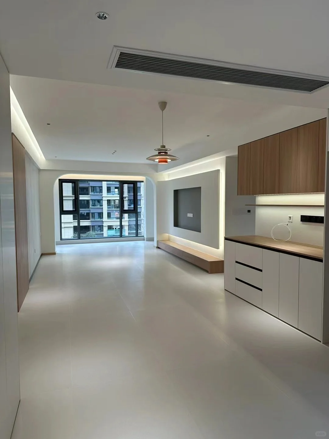 油漆工完工照 话说的再好。效果图做的再好，要能落地才行！