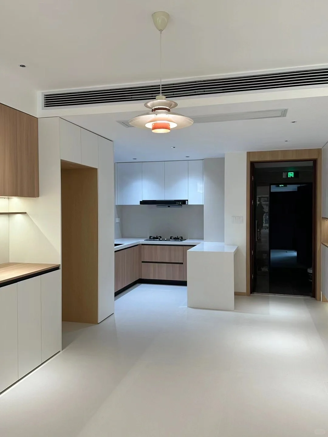 油漆工完工照 话说的再好。效果图做的再好，要能落地才行！