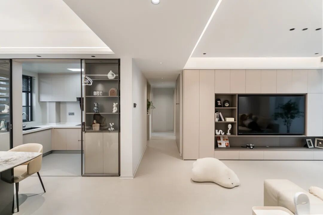  125㎡现代极简风格：满墙系统柜构成家的「收纳骨骼」!