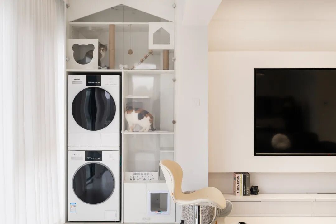 165㎡极简黑白风：隐形收纳+氛围灯带，清爽治愈的体验！