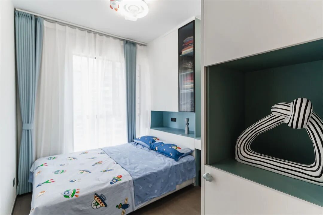 140㎡现代简约：简净的低饱和色系，诠释结构与色彩之美！