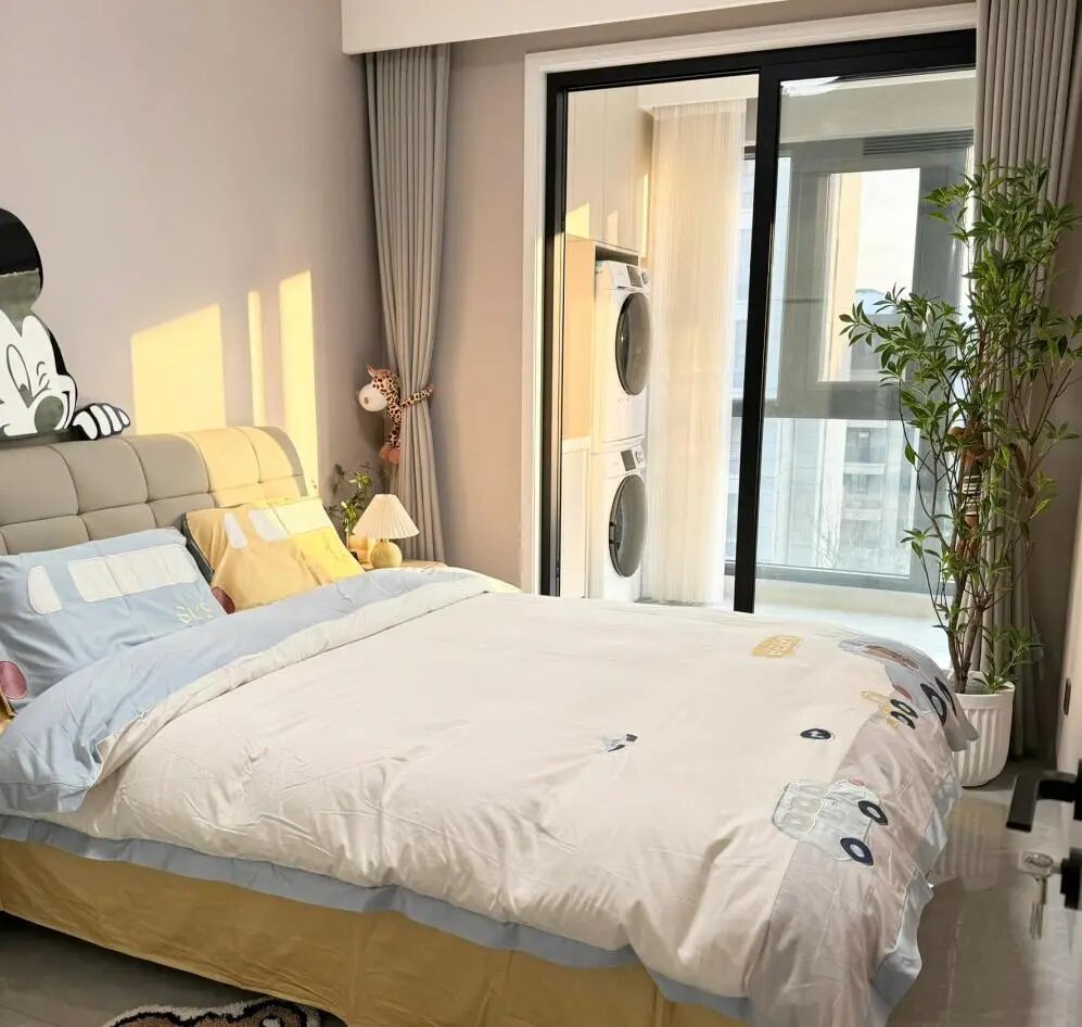 130平《现代简约风格：在克制与实用间，解锁生活的极简高级感》