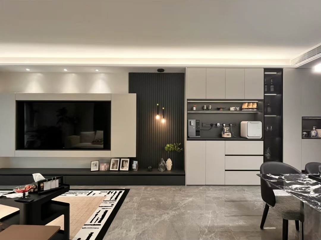 被邻居围观的客餐厅空间