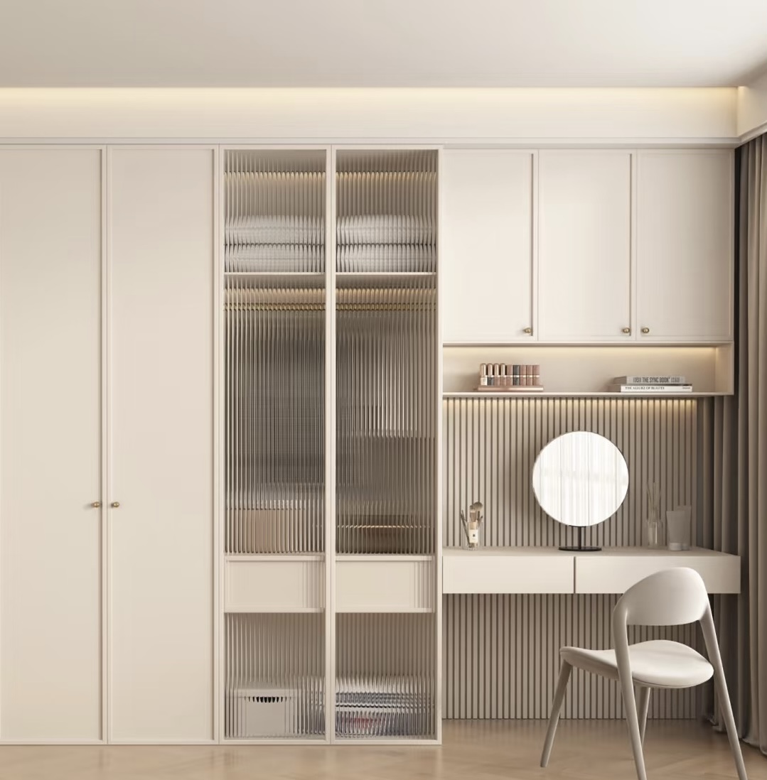 127平全屋定制案例分享，衣柜梳妆台一体设计，功能与颜值完美结合!