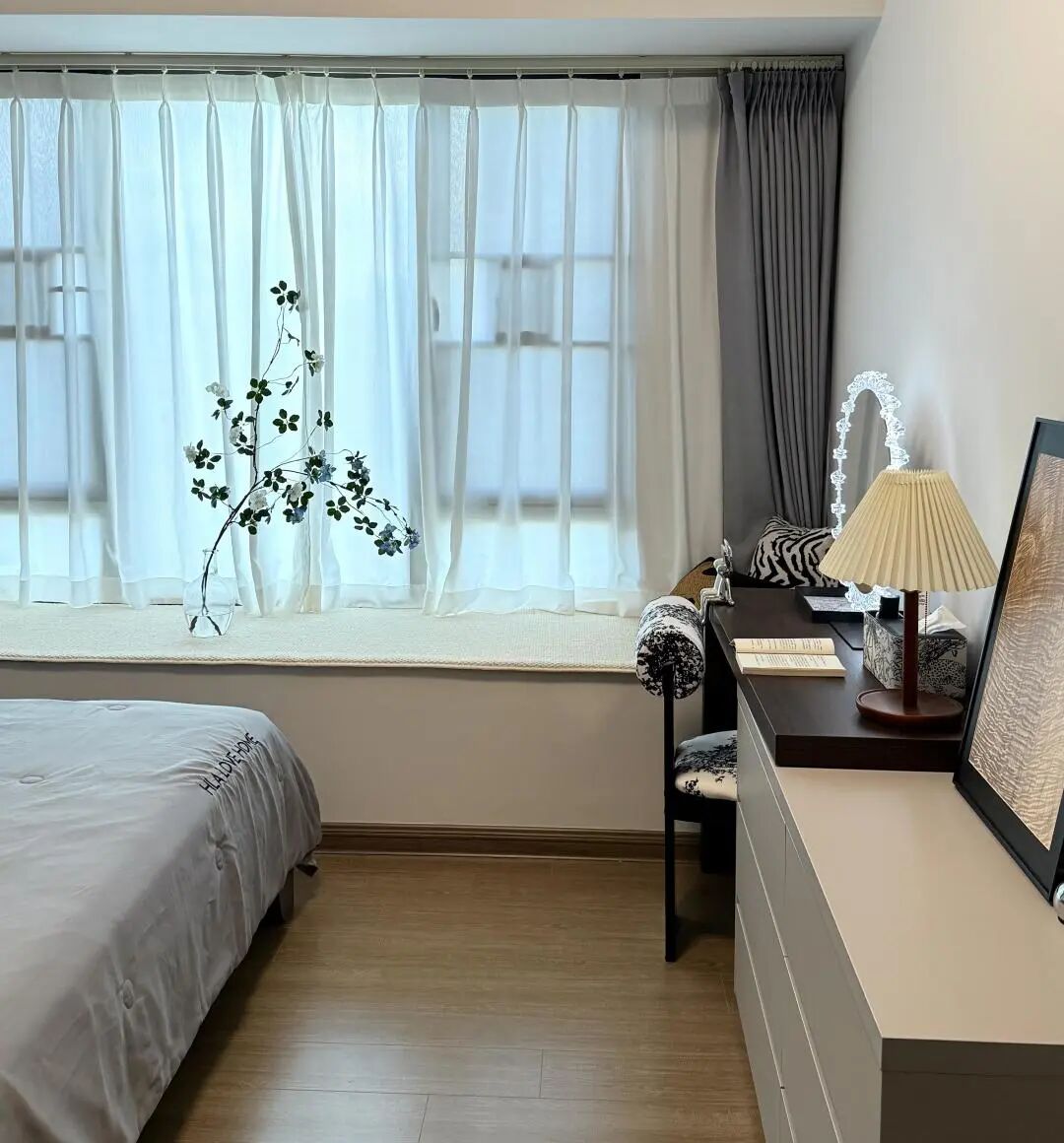 130平现代风格，	现代简约，愿每一步都奔赴温柔时光！