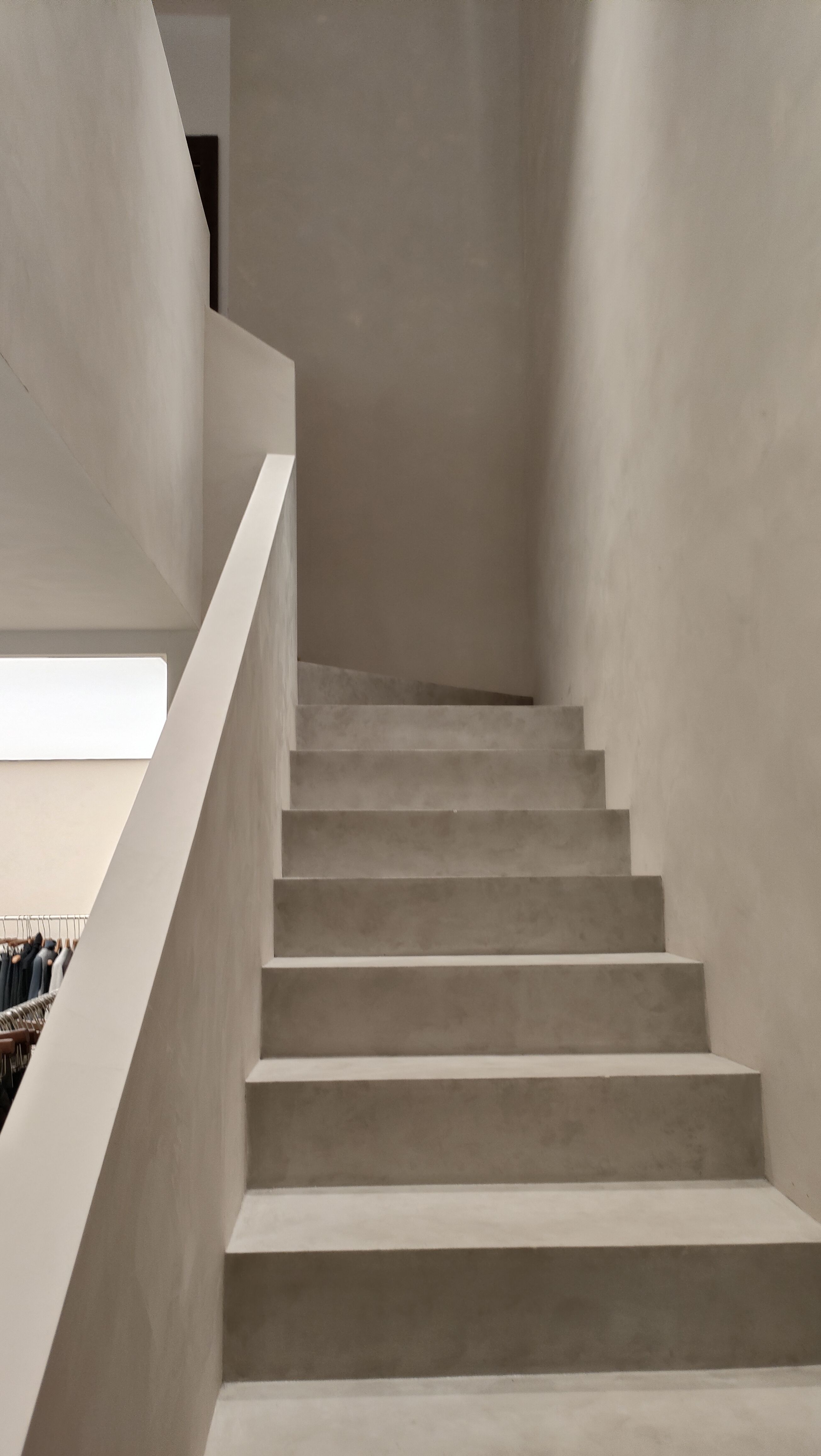 天府三街服装店商铺