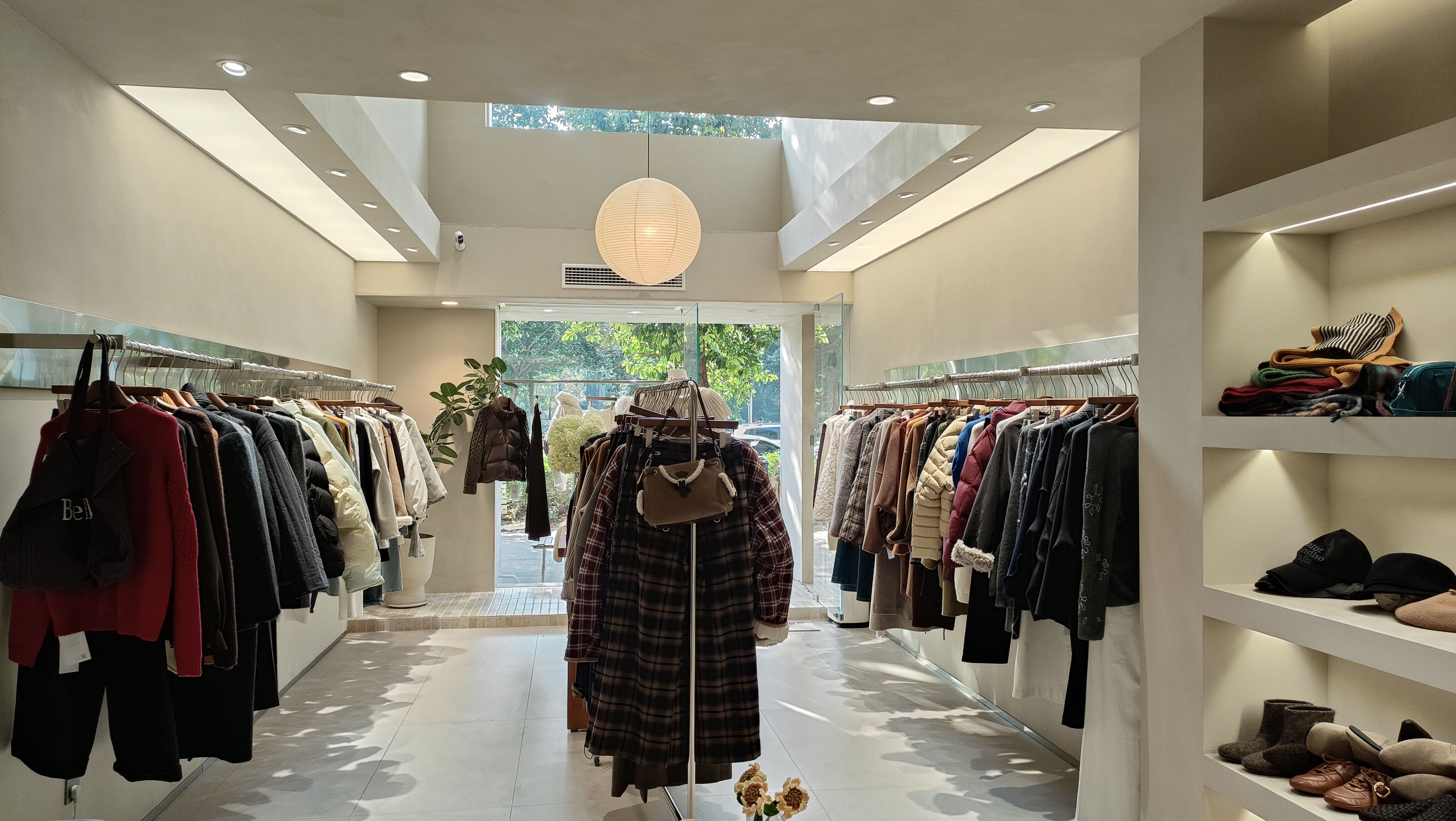 天府三街服装店商铺