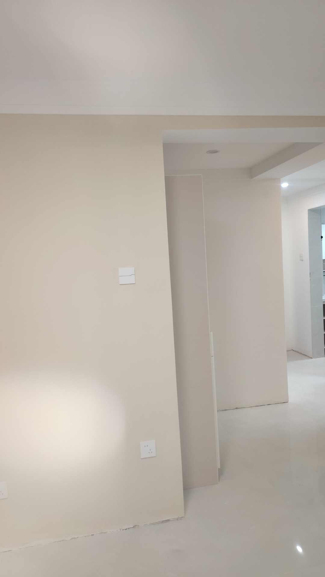 超小户型，所有空间都利用上的布局，完美交工