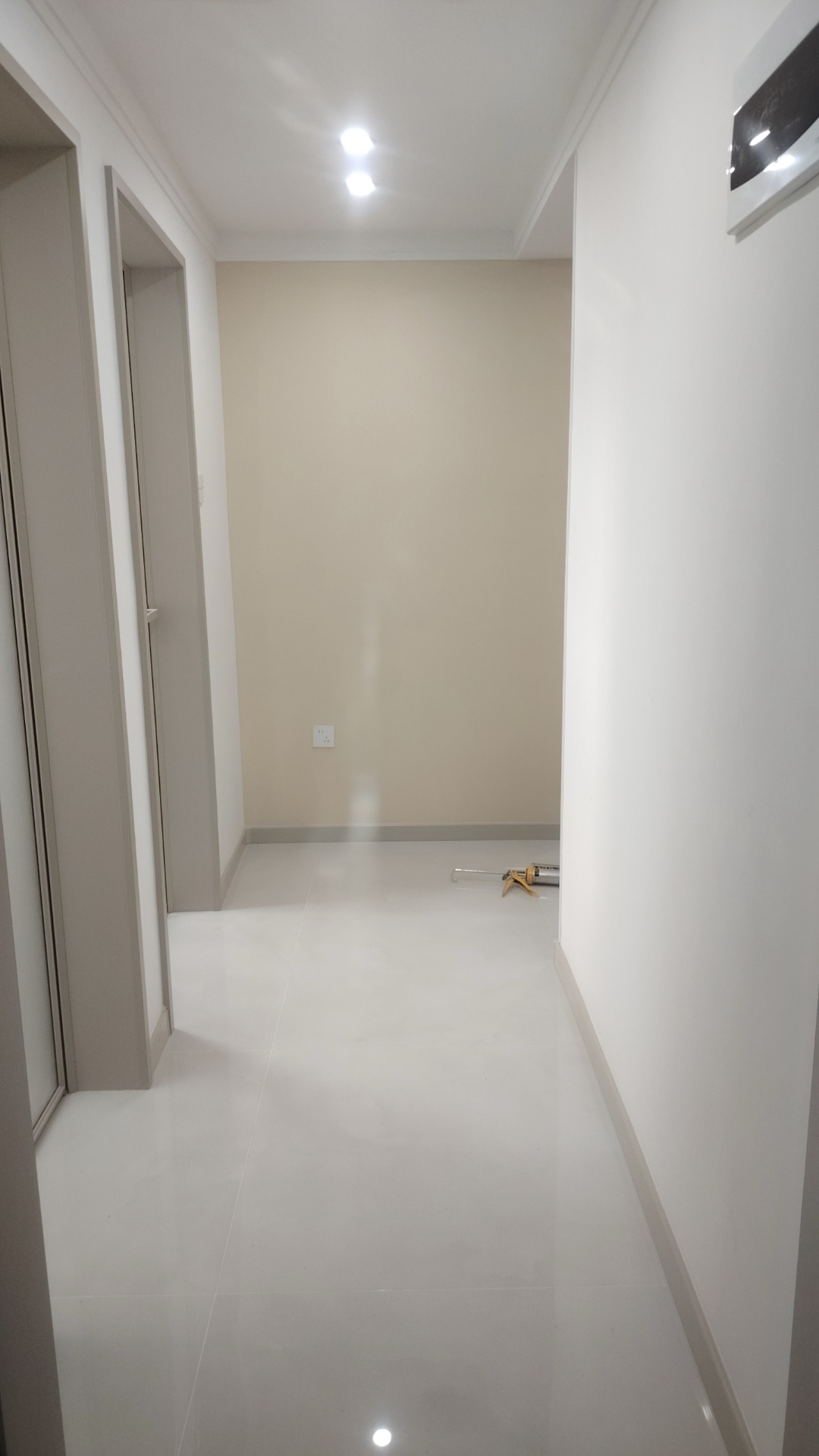 超小户型，所有空间都利用上的布局，完美交工