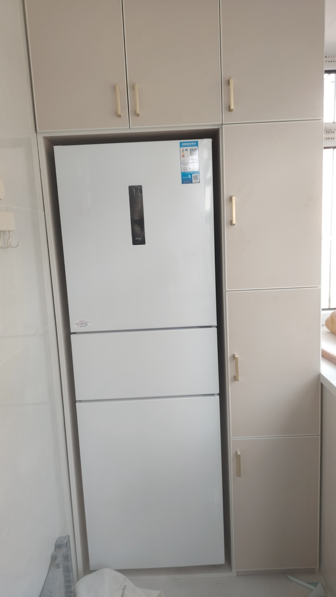 超小户型，所有空间都利用上的布局，完美交工