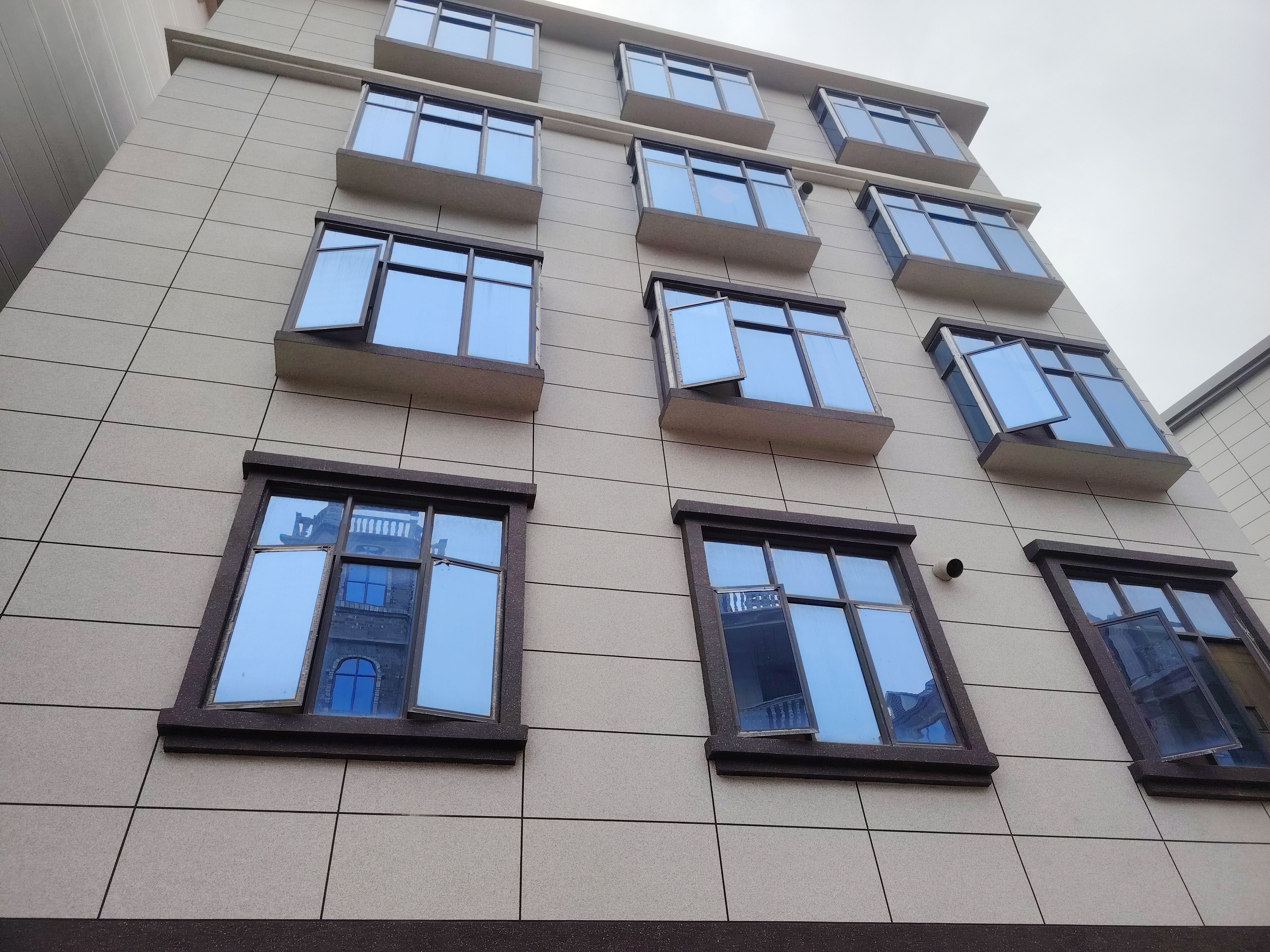 自建房外墙水包砂完工效果案例