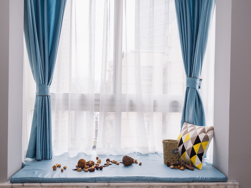 窗帘选什么颜色好 窗帘选择什么材质的好