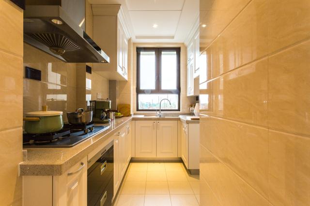 家里装修铺完墙砖能马上做瓷砖美缝吗？