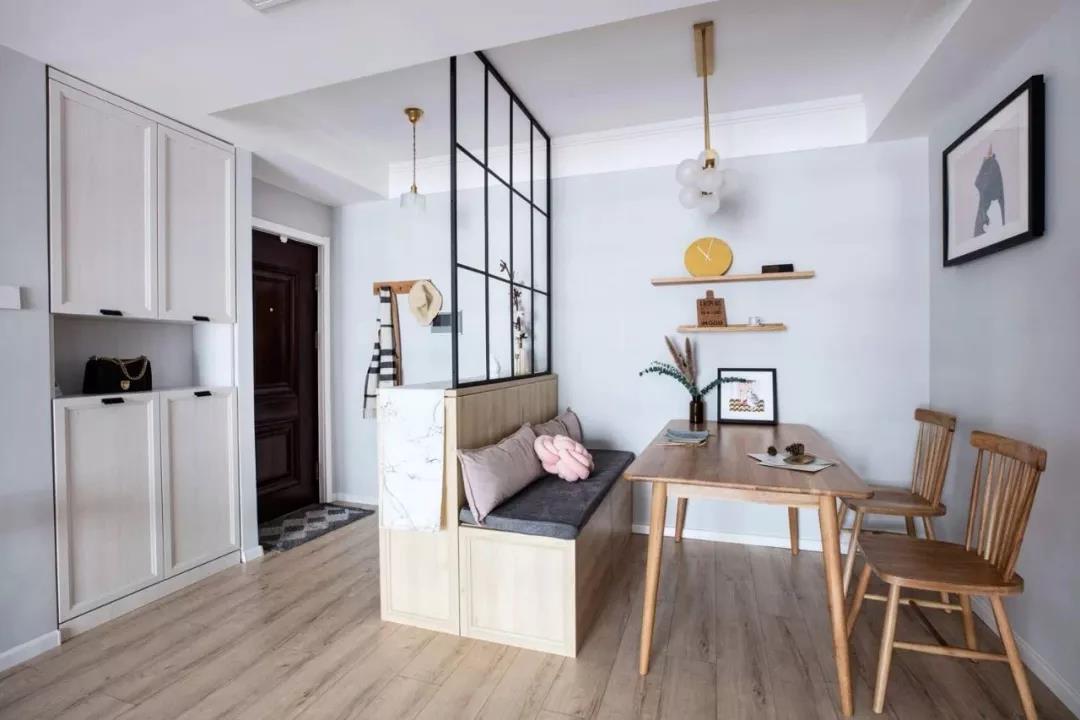 进门直对客厅好尴尬 玄关户型搭配实景演示 进门直对客厅好尴尬 玄关户型搭配实景演示